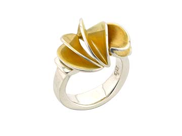 nicola bannerman Yellow gold Leafbud ring