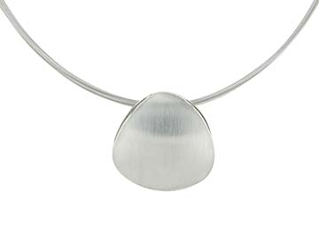 nicola bannerman Medium smooth Pebble necklace